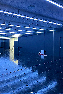 ショウウィンドー壁面